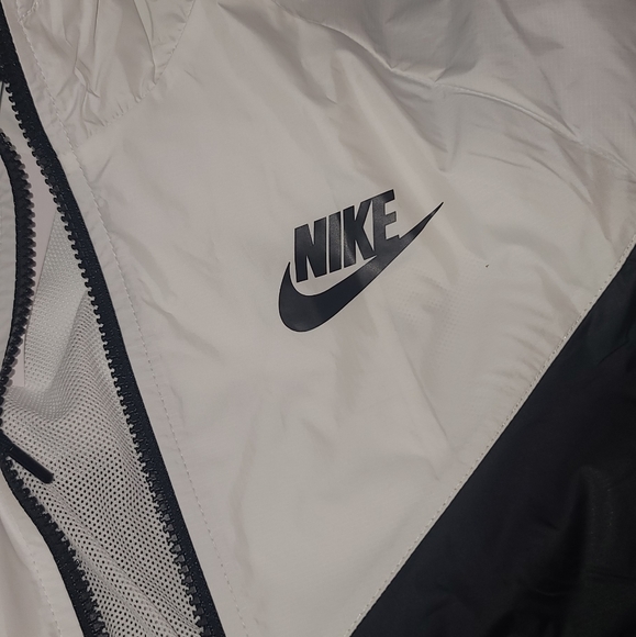 Nike Jacket - Picture 13 of 13